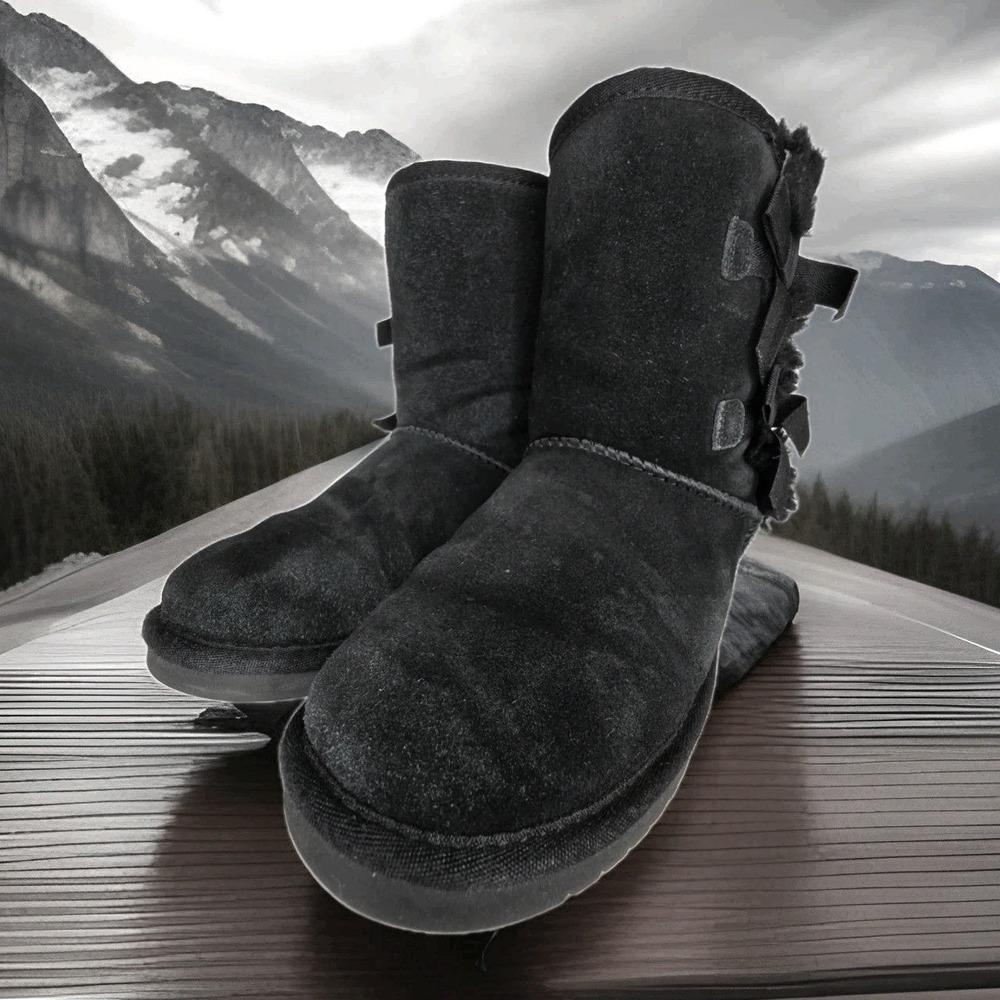 Koolaburra by UGG Victoria Short Black Suede Bow Winter Boots Womens 7